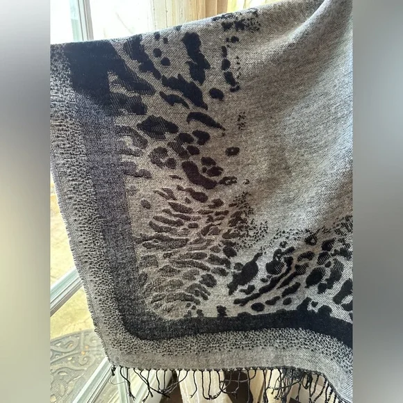 Gray and Black Animal Print Shawl - reversible with fringe hem - Picture 4 of 9